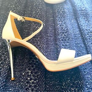 Brand New Michael Kors Hutton Sandal white with chrome heel 8.5